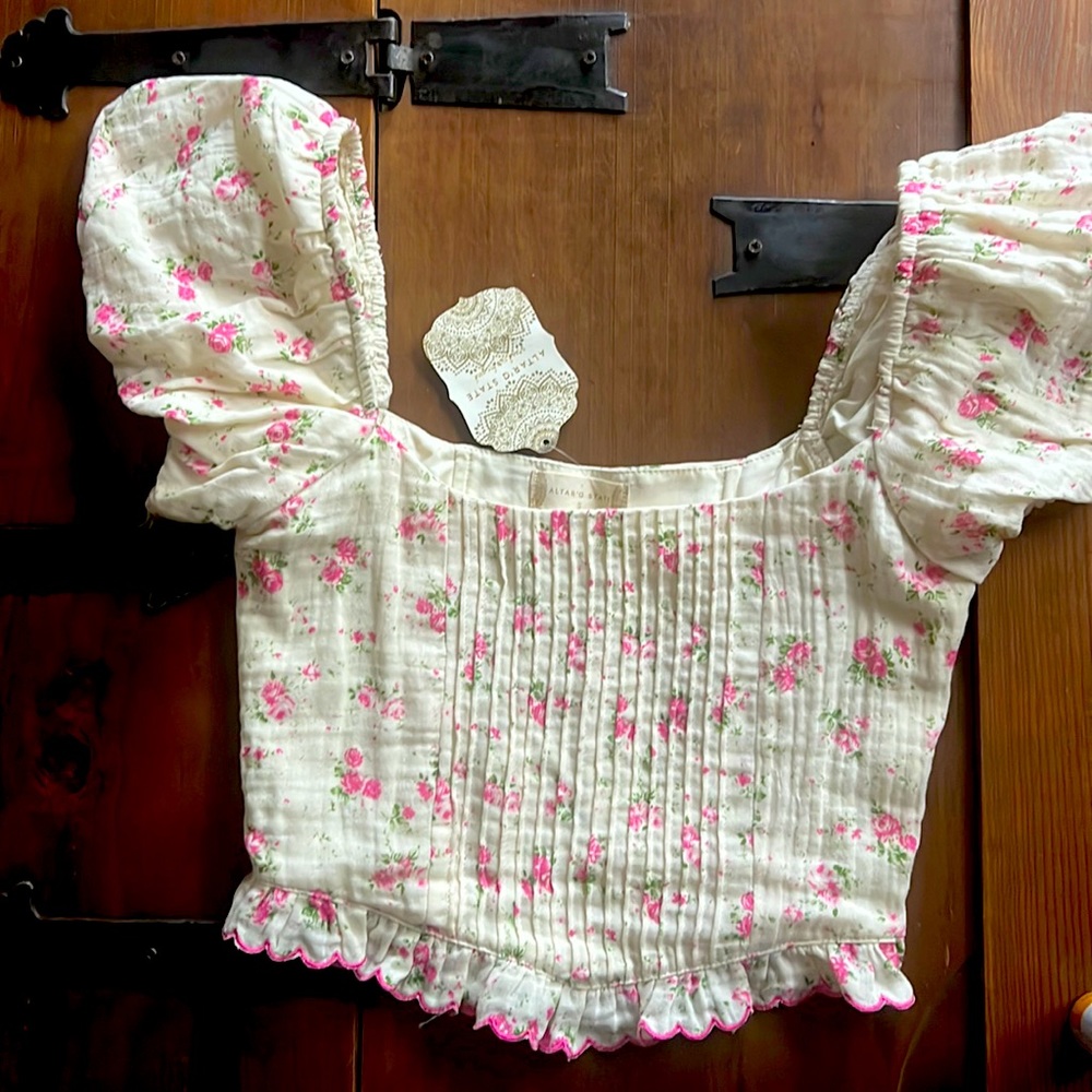 Cute cropped top